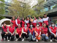 兩種主動，兩種信任：當(dāng)你有困難的時候，他主動幫你，是他信任你，愿意陪你共患難，一起走出黑暗；當(dāng)你有困難的時候，你主動開口向他請求幫助，是你信任他，你覺的他會愿意幫助你、且有能力幫助你。有自知之明的人，從來不會輕易開口的，會珍惜人生中絕境中唯一一次機(jī)會。死纏爛打的人，就當(dāng)我沒說[呲牙][呲牙][呲牙]配圖