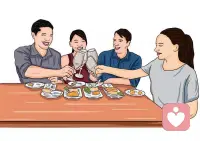 #如何看待——關(guān)系#


一段關(guān)系開始的時候，總是人們最興奮、激動及愉悅的時刻。然而，當(dāng)一段關(guān)系結(jié)束的時候，所有糟糕的情緒變油然而生了……無論，當(dāng)初在這段關(guān)系中體驗到的是幸福或者悲傷，這種不好的情緒都很難去避免。

然而，當(dāng)一段關(guān)系結(jié)束的時候，我們該如何看待這種關(guān)系的退場呢？

其實，緣盡于此，愛情也好，友情也罷，我們可以因為不舍而悲傷，也可以由于釋懷而平靜。換句話說，當(dāng)我們身處在關(guān)系中的時候，是兩個人的本身在關(guān)系中情感的相互交融，我們體驗著彼此給予對方的一切，然而，當(dāng)關(guān)系結(jié)束的時候有悲傷是在所難免的。如果，可以把關(guān)系變成了另外一個模式的存在，從身體情感的陪伴移至到彼此心中，此時關(guān)系或許仍然是一種真實的存在，只是以前我們存在于這段關(guān)系中，現(xiàn)在這段關(guān)系存在于我們的心中。

當(dāng)我們想起彼此的時候，可以邀請對方靠近，即使知道真正的靠近其實是記憶，也沒有關(guān)系，至少這還是一種愛的感覺，甚至?xí)屛覀儜阎卸鞯男模ハ胍郧皬臎]想過，甚至是曾經(jīng)被當(dāng)成理所當(dāng)然而忽略的善意。如此，關(guān)系并未結(jié)束，愛也并未終止。我們從中學(xué)習(xí)到的盡可能都是好事，并不會讓后悔干擾我們的思想。

那么在這段失去的關(guān)系中便獲得了重生，在對往事的回憶里，它變成了我們內(nèi)心柔軟的角落。這時，你還會覺得關(guān)系的結(jié)束很可怕嗎？

關(guān)系的結(jié)束與否，很多時候只在我們自己心中對待這個事件的態(tài)度，當(dāng)我們允許一切發(fā)生的時候，我們即接納了自己，也容納了對方，其實結(jié)束即開始，無論何時何地，何情何境我們一直都在關(guān)系中。配圖