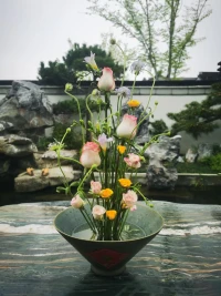你在乎什么，什么就會(huì)折磨你；你計(jì)較什么，什么就會(huì)困擾你。縱使天大的事，當(dāng)你用順其自然的心態(tài)去面對(duì)時(shí)，就會(huì)發(fā)現(xiàn)其實(shí)沒什么，事如風(fēng)，不過一陣子，無論是繁是簡(jiǎn)都會(huì)過去配圖