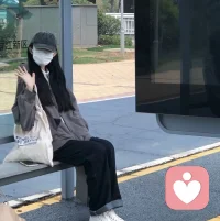 不必太在意別人的眼光，不要自卑。配圖