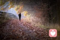 一個人真正的幸福不是得到的更多，而是計較得更少。
很多人能獲得幸福，關鍵是不計較眼前得失，有看破不說破的心境。不為小人生氣，不為瑣事煩惱，才能活得隨性灑脫。配圖