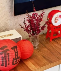 別人如何對你，都是經(jīng)過你的“允許”。
如果想改變別人對你的態(tài)度，首先需要設(shè)置自己的邊界感，也就是明確自己哪些領(lǐng)域是別人不能侵犯的，如果有人侵犯，需要有力量守護這些邊界。
大年初三，祝愿我們都能守護自己，做一個溫暖而有邊界的人。配圖