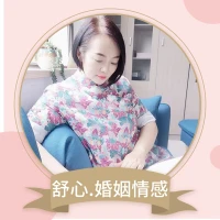 今天我的來訪對我說：“老師，我也想學(xué)習(xí)心理學(xué)，心理咨詢師太偉大了。你看，我們身體生病了醫(yī)生可以給我們吃藥打針，但是心里生病了，心理老師幫助我們療愈心理，這個看不見摸不著，我感覺難度比生理醫(yī)生更大，你說是不是更偉大？”配圖