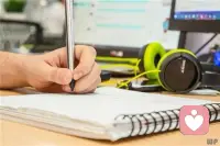 人有兩條路要走，一條是必須走的，一條是想走的，你必須把必須走的路走漂亮，才可以走想走的路。配圖