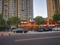 美就在家門前配圖