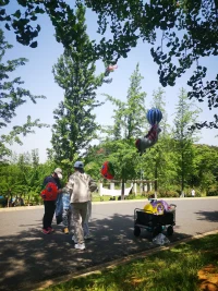 化解情緒的四大法
1、識別情緒
2、同理心
3、探討解決方案
4、表達信任配圖
