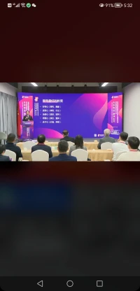 人這輩子最不能馬虎的事有兩件：找對愛人和找準事業。因為太陽升起時要投身于事業，太陽落山時要和愛人相擁。而人人畢生追求的幸福，其實主要來源于價值感和歸屬感。價值感來自于被肯定，歸屬感來自于被愛。配圖
