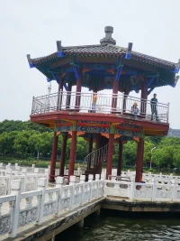 不停地吃是內在的匱乏，是心因性疾病，是從小缺愛，心理營養又會反哺成年，內在愛越充足，精神越豐盈。配圖