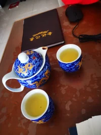 我在這里等你來傾訴，你在哪里呢？配圖