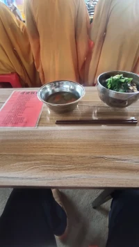 人這一輩子無非就四個字。錢！命！家！情！你細品。配圖