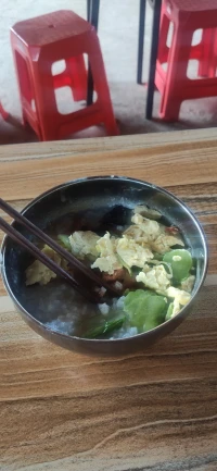 人這一輩子無非就四個字。錢！命！家！情！你細品。配圖