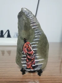 人，不需要有那么多過人之處，能扛事就是才華橫溢。不管身處何地，有什么位置，能扛事，永遠是一個人了不起的本事。畢竟，日子沒有簡單的，熬住才能出頭，生活沒有容易的，扛住才可破局。2022最后一個月，愿你始終記得：困境面前不低頭，就有逆風翻盤的機會；挑戰面前不言棄，總有脫胎換骨的時候。愿你經歷世事顛簸、歲月磨煉之后，永遠昂首挺胸，扛住生活的苦與難。配圖