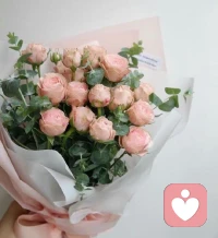 時光荏苒，生命短暫，
別將時間浪費在
爭吵、道歉、傷心和責(zé)備上。

用時間去愛吧，
哪怕只有一瞬間，也不要辜負(fù)?！迸鋱D