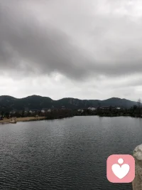 只要你有廣大的心量，就不會有那么多的煩惱。有問題的歡迎各位朋友咨詢我，在這里一切煩惱化為塵。配圖