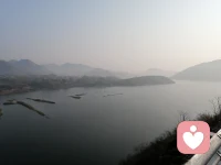 心情好了，到哪里都能看到美景的風景，心打開了，每天心里都充滿了陽光，我愿做你忠實的聽眾，做你忠實的朋友，我愿分擔你的憂愁，把我的快樂心得分享給你。等你，我有緣的遠方的朋友，一切可以重新開始，不管你處于何種境地，面臨何種困難，請相信我，朋友，也請想信你自己，因為你自己是你最珍和最容易忽視的朋友，我愿意為你服務。配圖