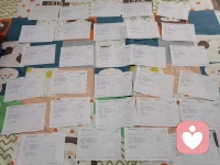 一個學校的工作單子鋪了一床，這只是開始，工作繁忙，我就一點一點攻克它，但是如果真有抑郁情緒卻不能用這種方法，不能和它較勁，只會陷入更深。你需要先放松，再放松，找個知心的人傾訴傾訴。需要借助外力來解決。配圖