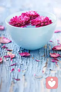 君之閱?27
那些過分信賴父母的孩子，會開始無端自責，用放大鏡審視自己的言行，試圖發(fā)現(xiàn)那些子虛烏有的錯誤，從而形成“討好型人格”。配圖