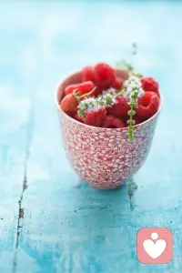 君之閱?28
一些孩子可能已經(jīng)看出了端倪和破綻，而父母的拒不認錯，會讓親子關(guān)系向著冷漠而疏離的方向發(fā)展，孩子甚至?xí)D(zhuǎn)而向外界尋求情感支撐與幫助。這時，孩子一旦遇到心懷叵測的人，很可能會就此走上邪路。配圖