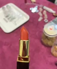 童年創傷不會留下回憶，但是會留下反應，控制你的行為。例如你莫名其妙的情緒。