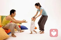 如果我能再次养大我的孩子……我会，先蹲下，再温柔的诉说:
我会，多将拇指竖起，少用食指指点;如果我能再次养大我的孩子.....
我会，多用眼睛看优点，少用眼睛看分数:我会，多一些关心，少一些责备，我会将板着的脸收藏，成为孩子的玩伴;如果我能再次养大我的孩子…..
◆我会，早早的将他推出门……尽管我会很心疼;
如果……如果，已经没有如果，我不再后悔过往，从当下开始，给孩子-个拥抱，告诉他:亲爱的孩子，不管你表现的好不好，我都爱你，我爱你，只是因为你是你。