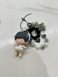 不要在任何人身上找歸屬感和安全感，其實一個人挺好，無非就是自由里帶點孤獨~配圖