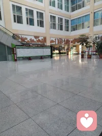 送媽媽住院，疫情期間管理嚴格，我不允許進入病房，既然來了我腿不舒服就手看個病，這時候來一次不容易