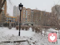 雖然不是全城靜默狀態，可是部分道路封閉，有些小區靜默，還是哪里也去不了