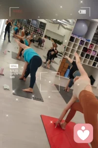 一生很長，會遇見很多出現在你生命中的過客，有的人可能讓你學會成長，學會自立，學會承擔，學會付出，學會感恩，但是，你自己要學會，放松心態，放下包袱，去享受時間給你帶來的一切，總之一生很長，還是要開心去度過每一天，把煩惱交給風，讓風去吹走它吧。配圖