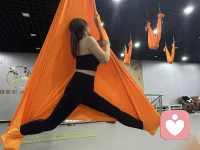 人到中年才明白：把心情照顾好，比什么都重要。因为健康是1，其他都是后面的0，没有了1，再多的0也没有意义。
心态不好，再远的地方也有近处的烦恼；心态平和，再近的地方也有远方的牵绊。人生在世，谁都有不顺心的事，谁都会经历酸甜苦辣，悲欢离合，得意时别忘形，失意时也别丧气。
人生没有完美，幸福没有一百分，不能拥有那么多，那就珍惜眼前所拥有的吧！开心也是一天，痛苦也是一天，何不开开心心地过好每一天呢？拿得起放得下，看得破行得正，这才是真正潇洒的人生。配图