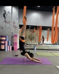 盡力之后，就選擇隨緣吧，人的手就那么大，握不住的東西太多了，有些事盡力就好，有些人隨緣就好，學會與自己和解，再大的事，都不及自己的身體和情緒重要，把快樂和坦然留給自己吧。