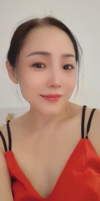 没有了以前的骄傲、也失去了最初的样子，有趣的独处，胜过于虚伪的社交。
