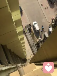 从这跳下去，肯定已经嘎了吧？哈哈哈配图