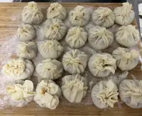 人生是用來(lái)體驗(yàn)的，不是用來(lái)演繹完美的，慢慢的接受自己的遲鈍和平庸，允許自己出錯(cuò)，允許自己偶爾斷電，帶著遺憾拼命綻放；希望大家放下焦慮……坦坦蕩蕩的去愛(ài)那個(gè)完整的自己！配圖
