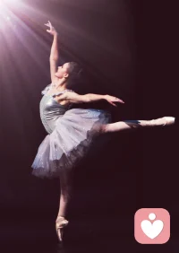 女人一定要每天都把自己打扮得漂漂亮亮的，因?yàn)闆]準(zhǔn)你漂亮的形象就會(huì)有好運(yùn)降臨，而且女人把自己打扮得體大方不但可能會(huì)有異性相吸的緣分，還可能會(huì)因?yàn)槟闫炼^來財(cái)運(yùn)助你事業(yè)上一臂之力！
當(dāng)你變得越來越漂亮又有錢的時(shí)候，你就不會(huì)再感到孤單寂寞或無助了，因?yàn)槟銢]時(shí)間再去想那些亂七八糟不開心的煩人事情了。
姑娘們，讓你自己每天都忙起來，還越變?cè)狡涟桑?你的生活也就會(huì)因你而變！正所謂“境由心造”！