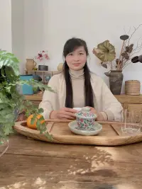 茶非茶，是名为茶
借由茶，闭眼观心
茶非茶，是名为茶
借由茶，善待自己
这是心灵的盛宴
