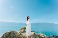 清歡時光里，讓自己安靜下來，不浮不躁，不慌不忙，以一顆平常心過生活。配圖