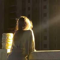一個人如果遭到虐待或受到重大的生活挫折，自我就會發(fā)生創(chuàng)傷或者裂痕，內(nèi)在潛能就不能發(fā)揮出來，而且還會受到損害。這樣就無法真正自我實現(xiàn)，而是時刻充滿自我防御和心理失調(diào)。配圖