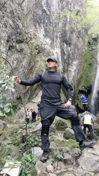 安頓好我們的心靈，安頓好我們的身體
我們只要活在這個世界上，萬物皆可觀賞。
看到任何東西都不要有分別心，都是可觀可賞的
我們頭上有天，腳下是大地，
我們跟山山水水，都是一體的。配圖