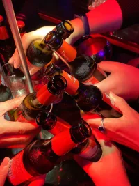 在這個世界上，如果有一件事情是必須要做的話，那就是好好愛自己。
無論有沒有人欣賞，都該像花一樣去綻放；不管有沒有人陪伴，都要相信自己真的很棒。配圖
