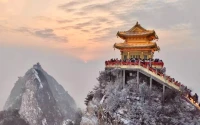 生命的意義不在于大富大貴
而是在于享受美好的過程
和一路看風景的心情
作為一個人
要不經歷人世的悲歡離合，
就不可能真正懂得人生的意義配圖