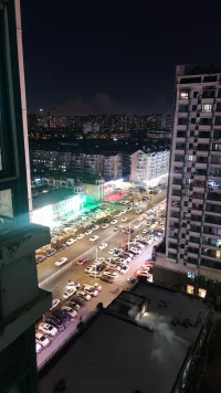 燈光璀璨配圖