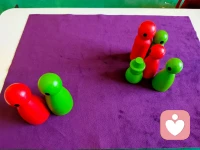 一年級小女孩不想進教室，小物件擺一擺，找到背后真正的原因竟然是……配圖