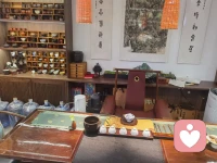 下午和女神姐姐喝茶聊天。共振出太多靈感，靈性與商業的結合，生活中的困惑，卡點等，還有飲食療愈的認知，食物的能量層級，營養餐的搭配與飲食習慣，再到餐桌餐具的審美等等話題，聊個沒夠，吸取了女神姐姐身上獨特的魅力[玫瑰][愛心][愛心]配圖