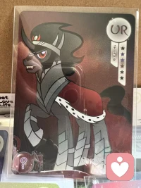 很感動我的個案小姑娘一次又一次贈送給我的精美卡片，從我寵物的照片，到全套精美的合理波特的卡片，知道我嗓子不好，還貼心地配上了京都念慈菴的可愛糖果，全部拆開看卡片時，心里特別安靜和感動，心底始終涌動著一種被溫柔以待的感覺，有點舍不得打開，有點不敢觸碰，似乎打開的不是卡片而一顆被封存已久、蒙塵已久的心，我需要一點點的接觸，一點點地靠近才嫩看到一層層包裝里忽然蹦出來的精美的卡片，有硬度，泛著光，有點沉甸甸的重量在手。配圖