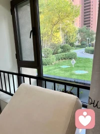 初三學(xué)生，咨詢歷時(shí)五個(gè)月，雖然沒有聊成績(jī)，但成績(jī)?cè)谀昙?jí)排名已進(jìn)步到98名！
     咨詢感悟:
 1想聊成績(jī)，先要學(xué)會(huì)不聊成績(jī)，當(dāng)太關(guān)注于事兒的時(shí)候，是關(guān)注不到人的，當(dāng)孩子把想聊的聊完了，他會(huì)主動(dòng)談成績(jī)。
 2咨詢就是陪伴?等待的過(guò)程，這里面家長(zhǎng)的耐心起著很大作用！配圖