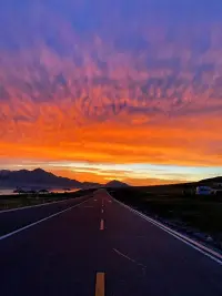 活在這珍貴的人間
太陽熱烈
水波溫柔 。配圖