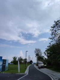 人生是由無數個今天組成的，無論昨天發生多么糟糕的事，都不應該影響今天的心情。

只有放下那些無謂的負擔，我們才能一路瀟灑前行配圖
