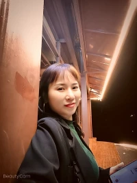 花開花落是景,起起伏伏是人生。

已經在低谷了，怎么走都是向上,當下的糟糕也只是黎明前短暫的黑暗。

相信我,花會沿路開,我們的未來也是。配圖