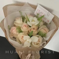 很多時候我們不知道自己本來的樣子如何，也不知我們的走向如何。只有在不斷認識自己的過程中，自己是個怎樣的人，自己是個怎樣的形象，才會慢慢顯露出來，或是定型下來。從這個角度上來講，也是重新塑造一個人的過程。很有意思的是，從自體心理學的角度來看，生命留給我們的可能性和未知在于，對孿生階段的移情是最后一個療愈自己的機會，但也是持續(xù)存在的療愈契機。它看似絕望，但卻飽含希望。它看似無比艱難，卻充滿著力量。內在生命的成長并沒有留給一個人絕路，它始終留了一扇門開著。配圖