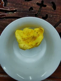 如何去愛一個人，是一種能力，追求、拒絕，守護、釋懷，都是愛的能力，是無論男女都應該具備的能力，性別只影響表達的風格，內核都是相通的，懂的如何去愛的那個才是強大的。配圖